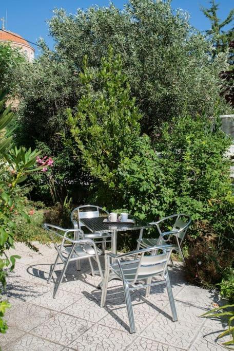 알렉산드로폴리스 Anadora 2: Hospitable Stone House With Yard 아파트 외부 사진
