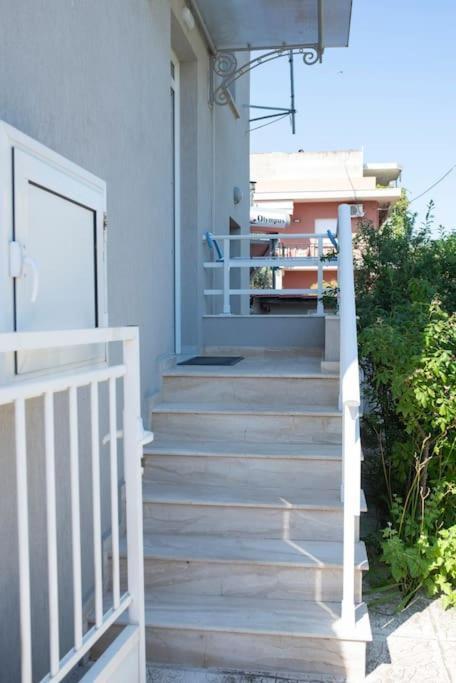 알렉산드로폴리스 Anadora 2: Hospitable Stone House With Yard 아파트 외부 사진